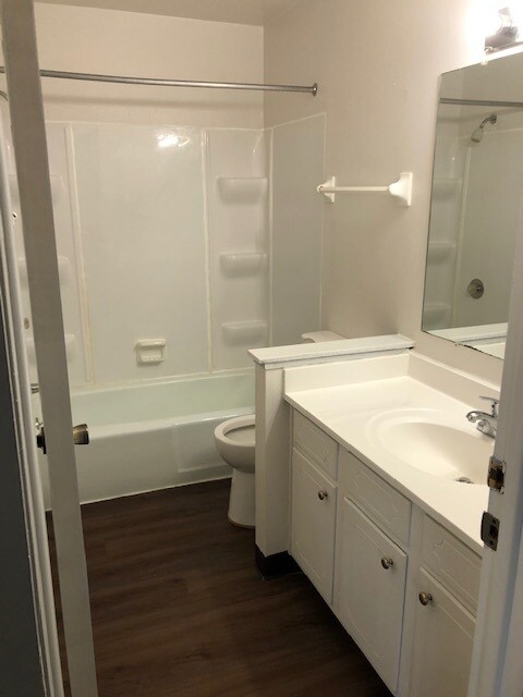 Building Photo - 1911 Greenway Cross