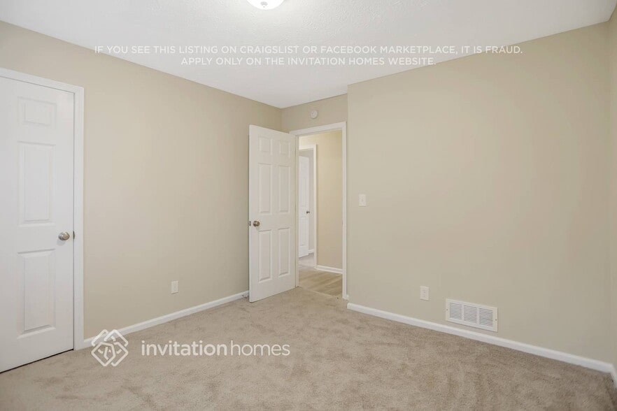 Building Photo - 4496 Fowler Ln