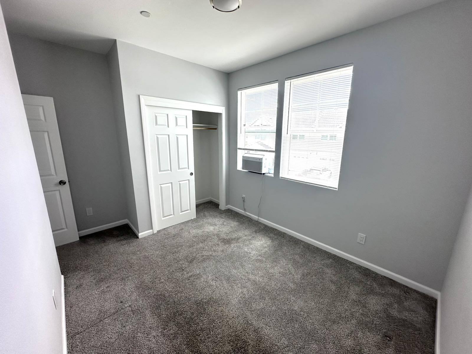 Building Photo - 2052 Medano Dr