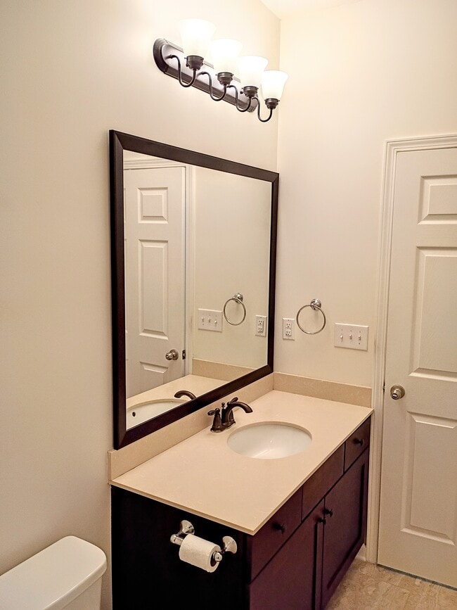 Building Photo - 112 Goldenrod Lake Dr