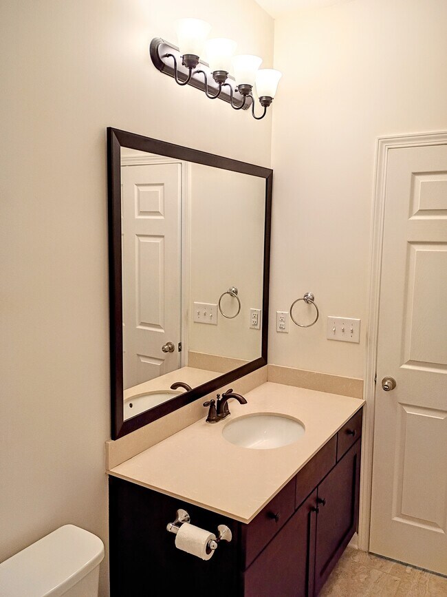 Building Photo - 112 Goldenrod Lake Dr