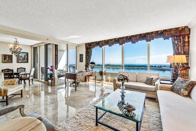 Building Photo - 529 S Flagler Dr