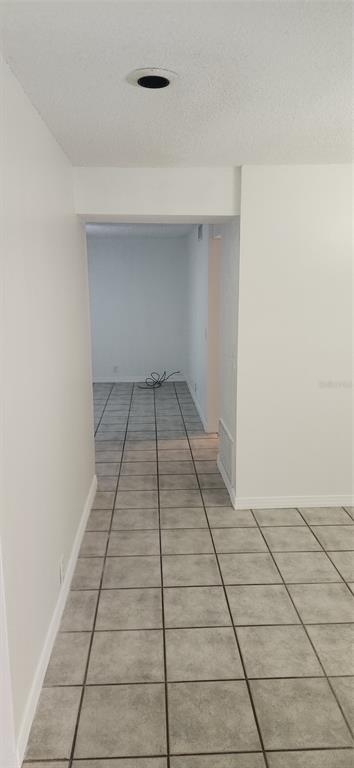 Building Photo - 222 Crown Oaks Way