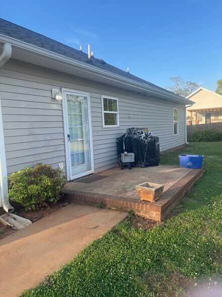 Building Photo - 420 Oconner Ct