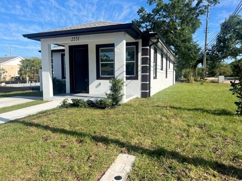 Building Photo - 2551 Langdon Ave S