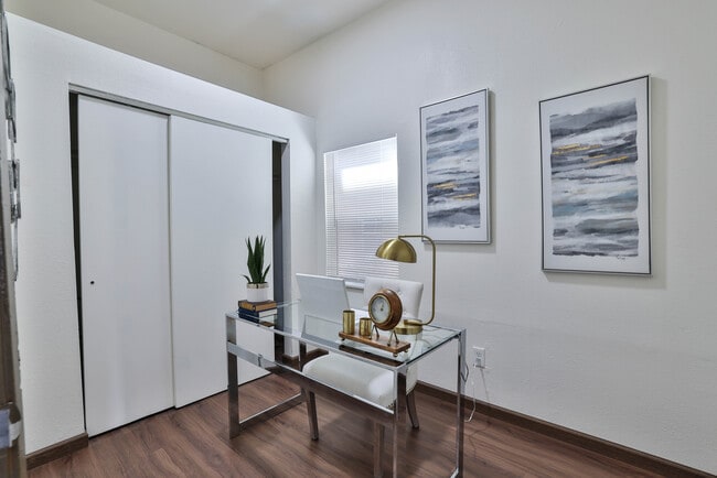 Building Photo - 2290 San Pablo Ave