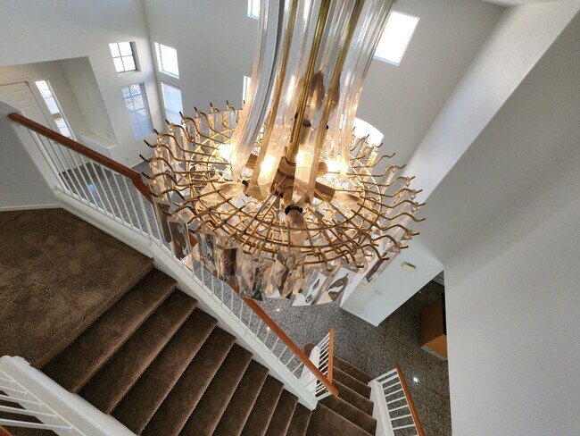 Building Photo - Stunning Five Bedroom home in Shadow Hills.