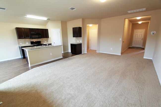 Building Photo - Charming 3-bedroom, 2-bath home in Briarcreek