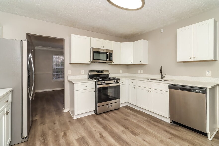 Building Photo - 5875 Bellingrath Way