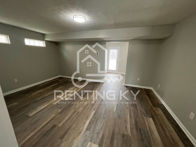 Building Photo - Newly Updated 3-Bed, 2.5-Bath Townhome with Garage!