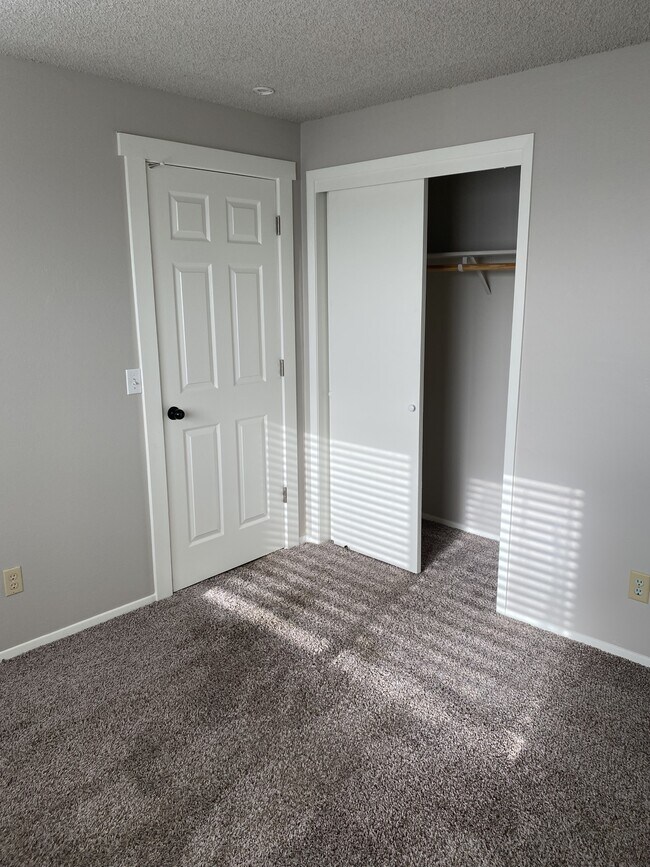 Building Photo - 1510 Storey St