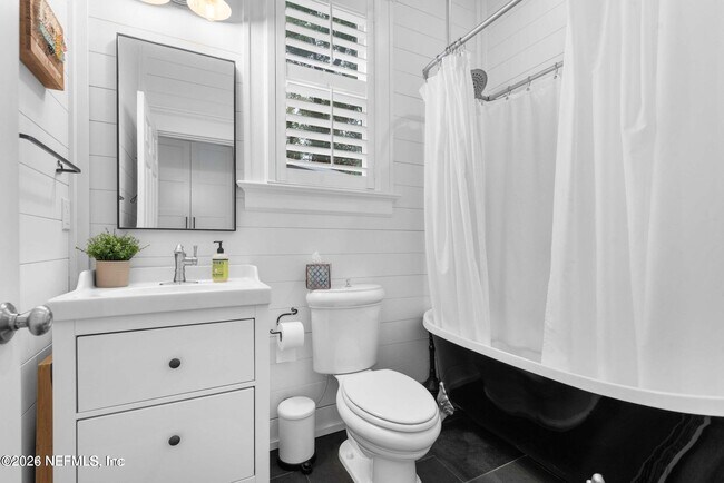 Building Photo - 4236 Melrose Ave