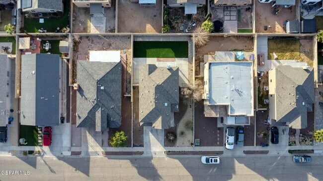 Building Photo - 4613 Al Hernandez St