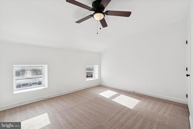 Building Photo - 135 E Miner St