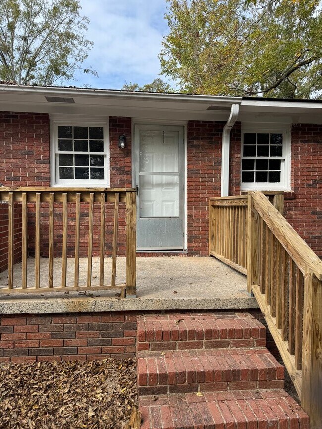 Building Photo - 602B Taggart Ave