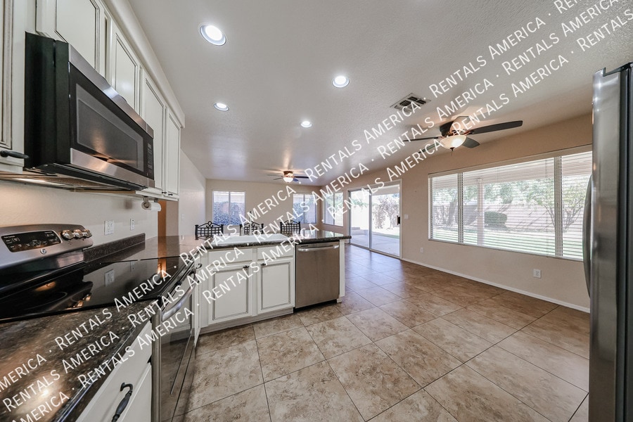 Building Photo - 21911 N 71st Ln