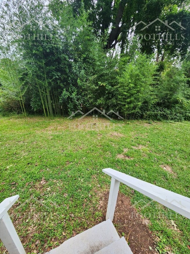 Building Photo - Spacious 3-Bedroom Near Anderson Universit...
