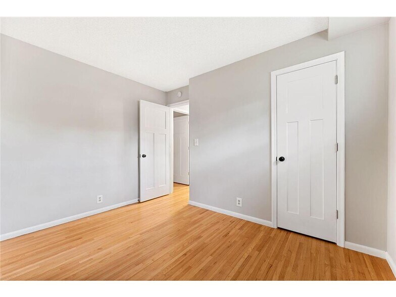 Bedroom #3 - 2600 W 110th St