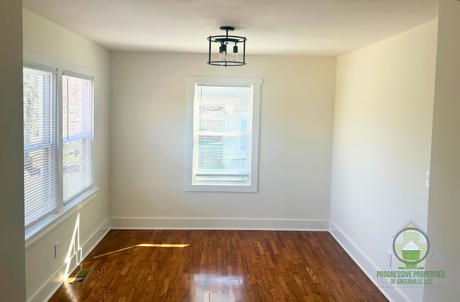 Building Photo - 904 Staunton Bridge Rd