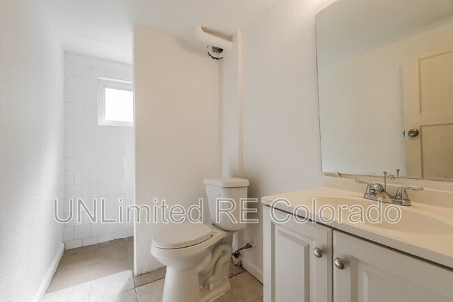 Building Photo - 1014 N Raleigh St