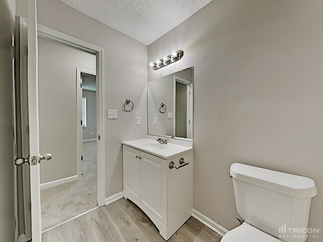 Building Photo - 5005 Baffin Ct