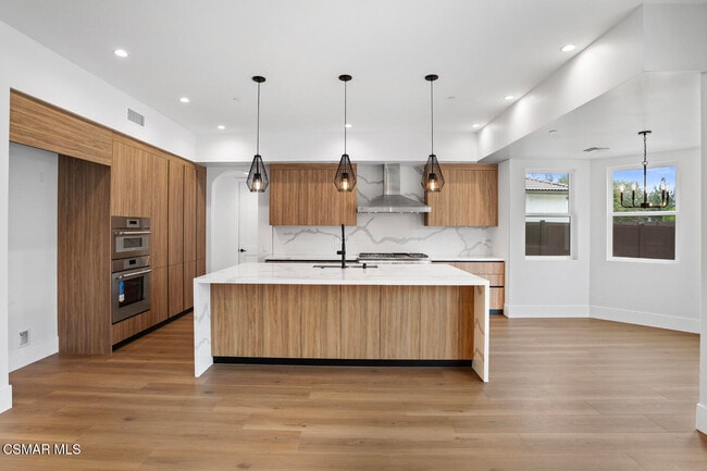 Building Photo - 295 Toyon Ct