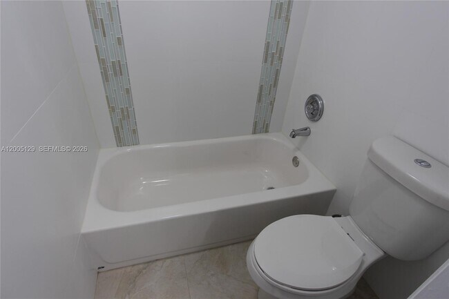 Building Photo - 2890 N Oakland Forest Dr