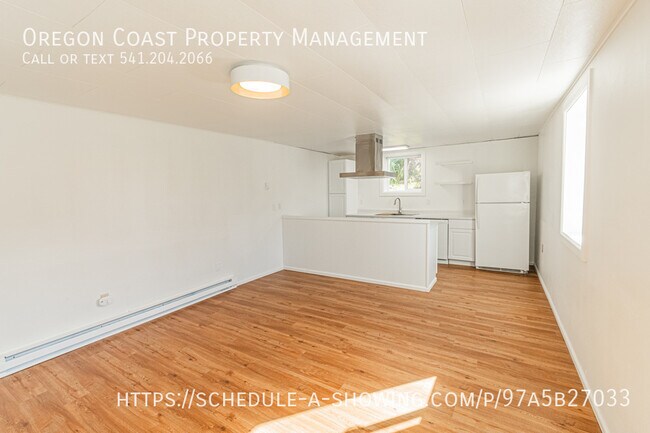 Building Photo - 537 SW 32nd St