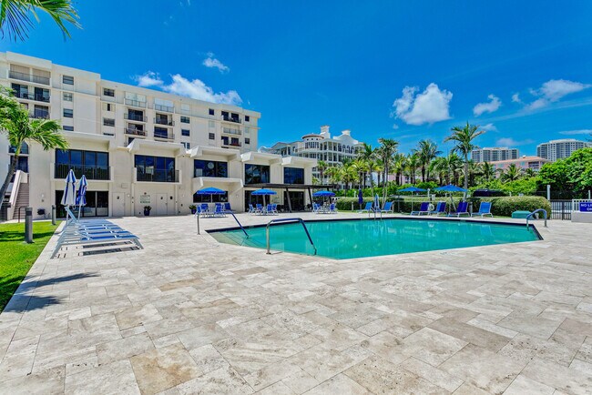 Building Photo - 145 S Ocean Ave