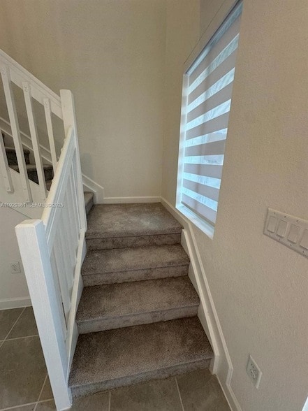 Building Photo - 635 SE 13th St Cir