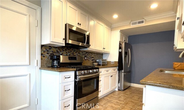 Building Photo - 26053 Via Pera