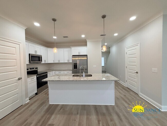 Building Photo - Brand-New 3 Bedroom Townhome in Fort Walton Beach!