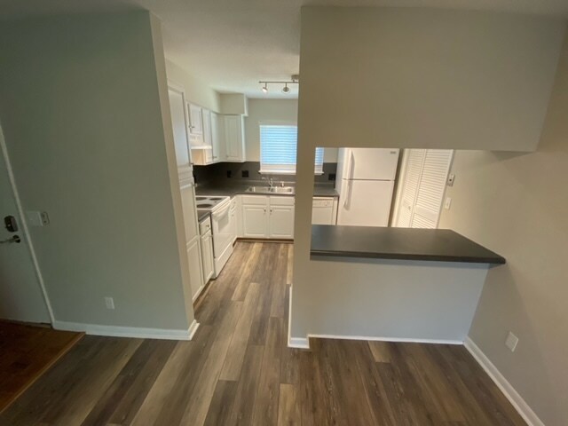Kitchen - 3100 Heathstead Pl