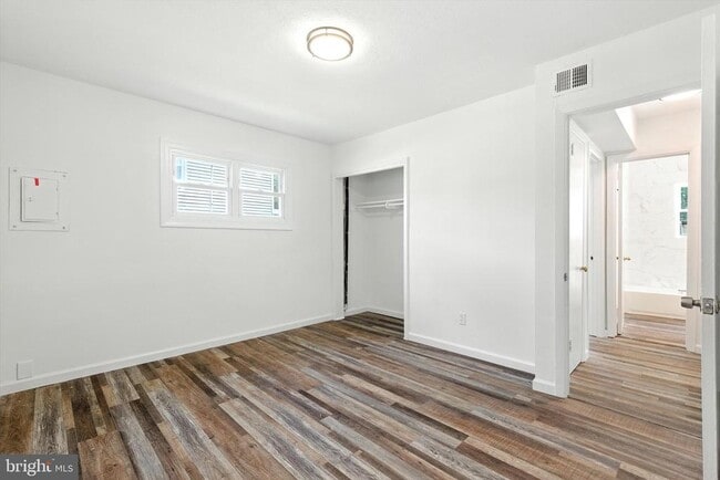 Building Photo - 211 Kuethe Rd
