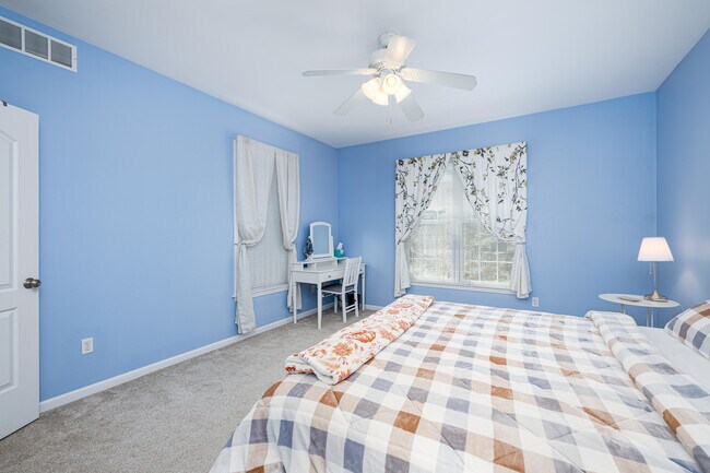 Building Photo - 2906 N Knightsbridge Cir