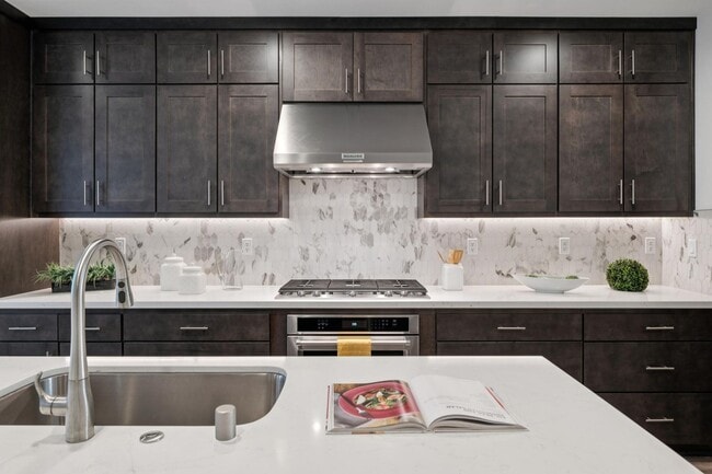 Building Photo - 3479 Client Cmn