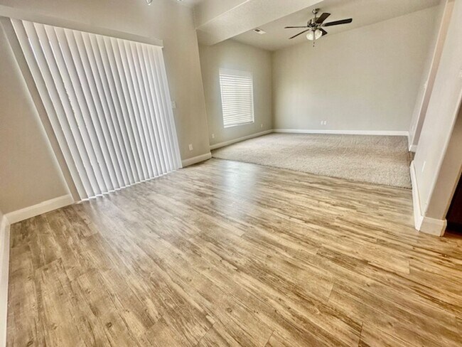 Building Photo - 3 bed -2.5 bath - Newer townhome in the heart of Cedar City!