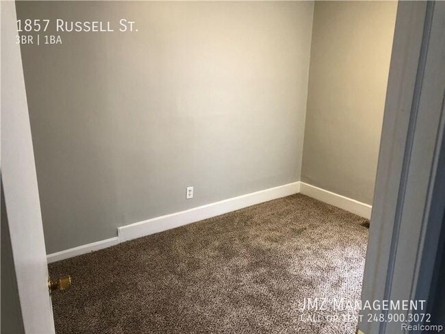 Building Photo - 1857 Russell Ave