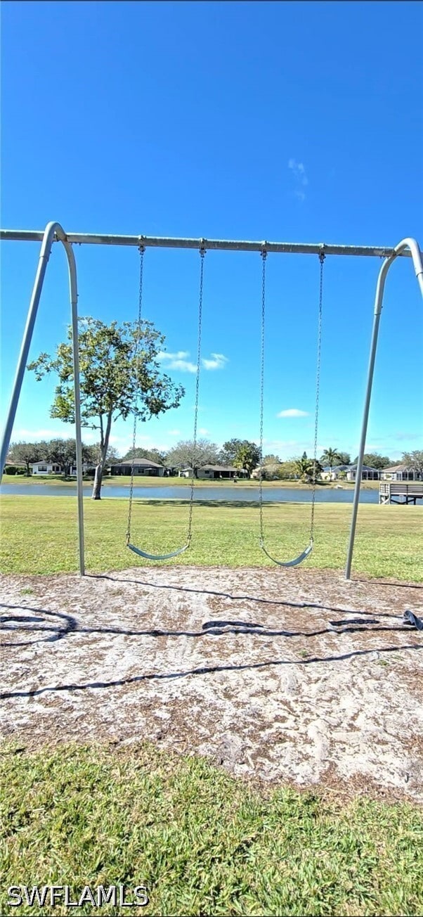 Building Photo - 687 Grove Dr