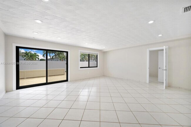 Building Photo - 10320 SW 38th Terrace