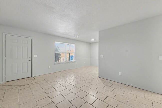 Building Photo - 1241-1247-1247 W Sunset Dr