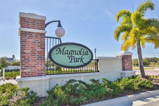 Building Photo - 9162 Hillcroft Dr