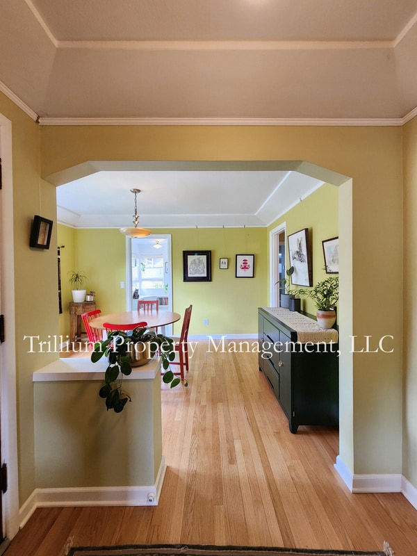 Building Photo - 5935 N Concord Ave