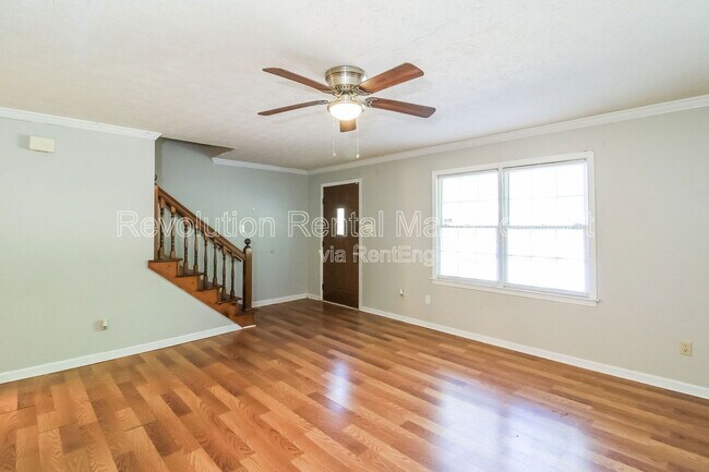 Building Photo - 2140 Kings Gate Cir