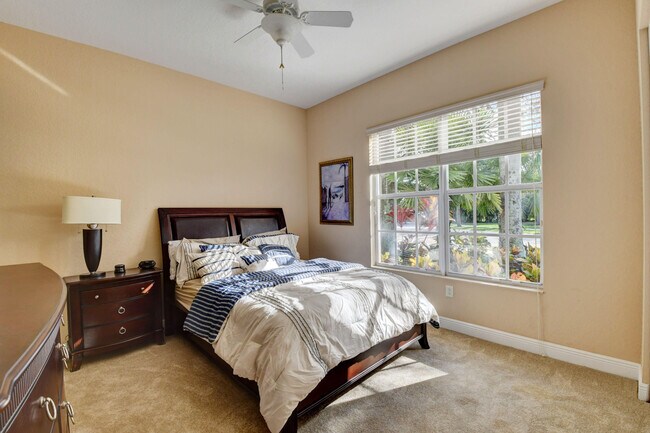 Building Photo - 8891 Starhaven Cove