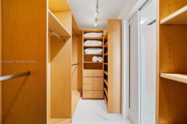 Building Photo - 17875 Collins Ave