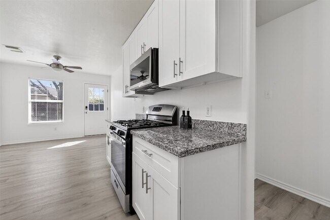 Building Photo - 9111 Grand Villa Ln