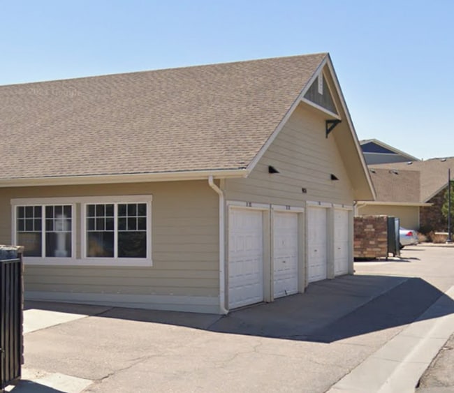 Building Photo - Fantastic!  Light and Bright!  1 bed + loft - 1 bath