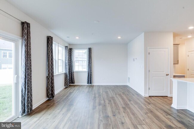 Building Photo - 148 Correri St