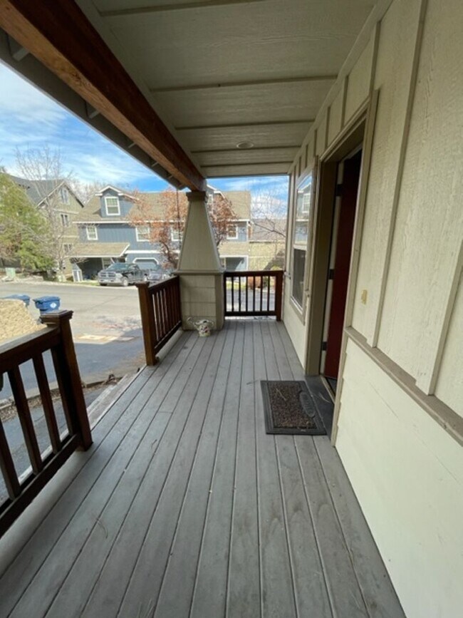 Building Photo - 1743 NE Lotus Dr